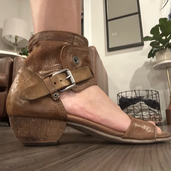 Mix Mooz Brown Leather Sandals - Picture 7 of 7